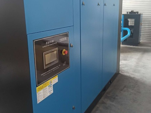 又一臺優耐特斯空壓機正式安裝完成，投入生產！