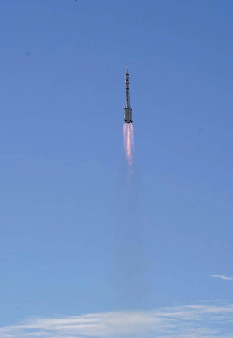 青島空壓機賀神州十二發(fā)射成功 青島空壓機賀神州十二發(fā)射成功